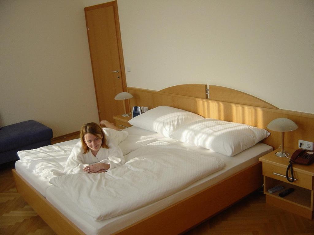 Pension Schlossblick Nebersdorf Rum bild