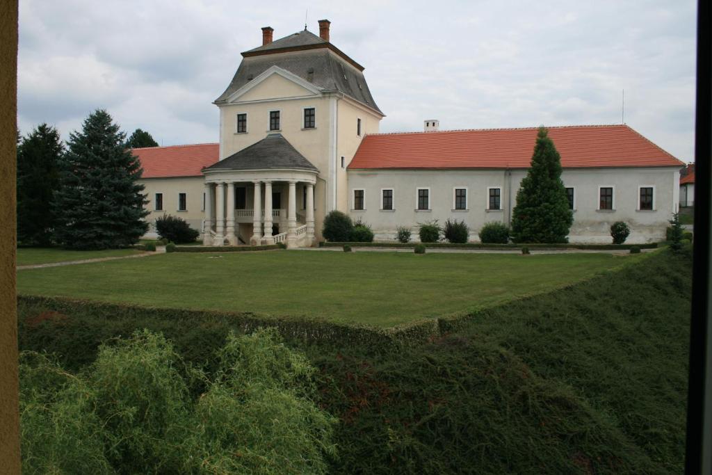 Pension Schlossblick Nebersdorf Exteriör bild
